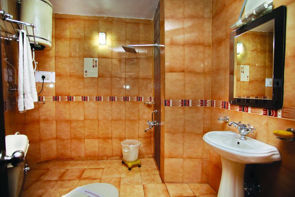 Hotel Pride Continental Srinagar  Phòng bức ảnh