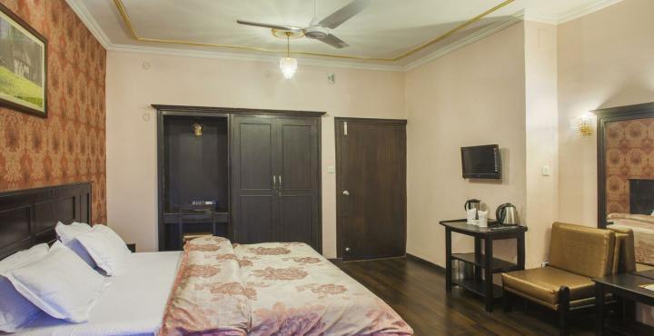 Hotel Pride Continental Srinagar  Ngoại thất bức ảnh