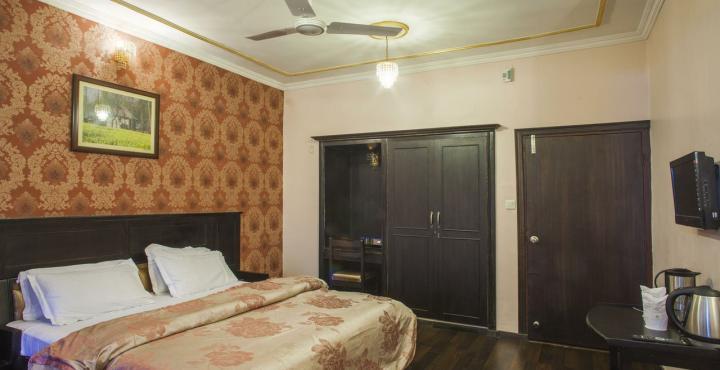 Hotel Pride Continental Srinagar  Ngoại thất bức ảnh