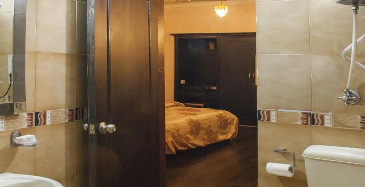 Hotel Pride Continental Srinagar  Ngoại thất bức ảnh