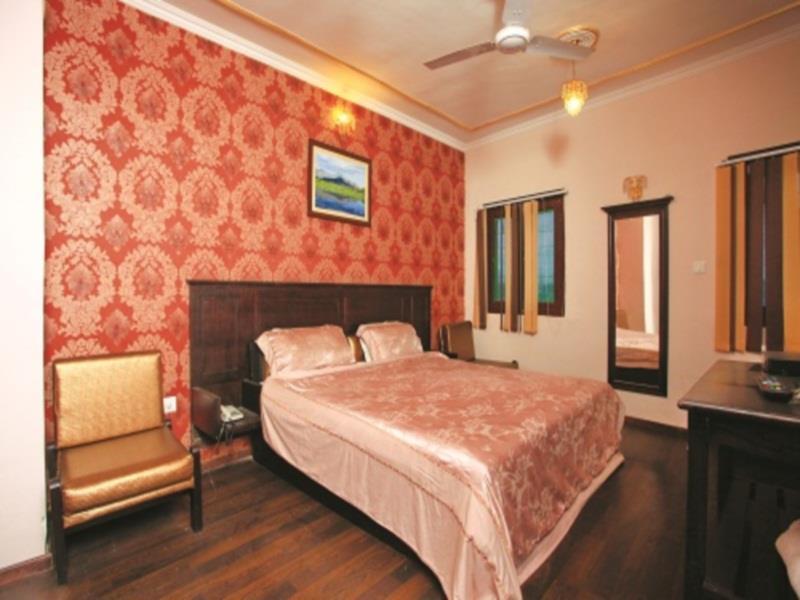 Hotel Pride Continental Srinagar  Ngoại thất bức ảnh